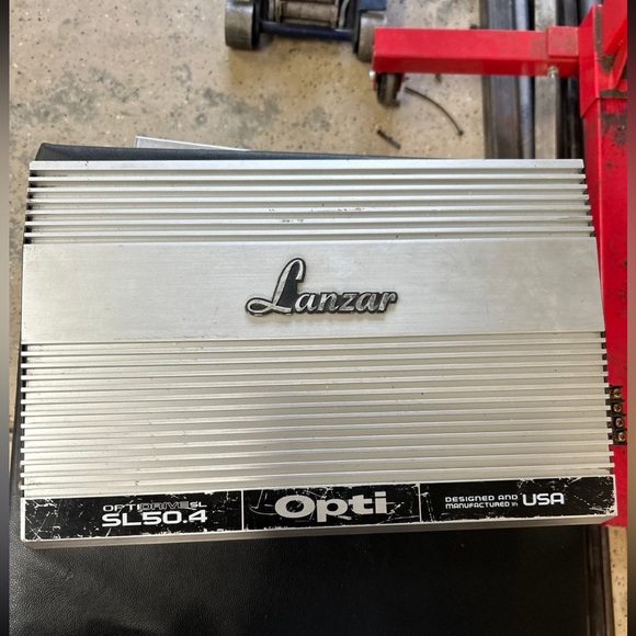 Stereo amplifier - Picture 3 of 4